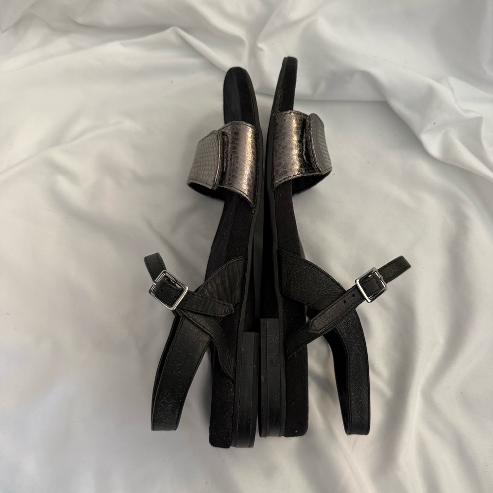 EUC Vionic Sondra Orthaheel Metallic Snake Slingback Sandals - Picture 4 of 7